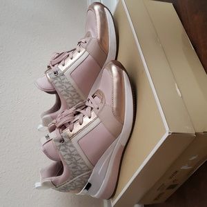 Michael Kors Georgie Trainer Women Size 8.5M Soft Pink